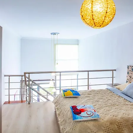 Cosy Loft 1 Bedroom Few Steps By The Sea